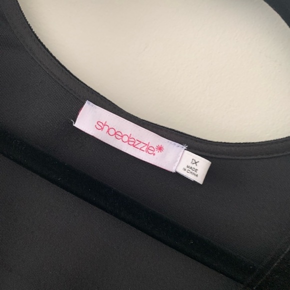 Shoedazzle velvet bodysuit with puffed sleeves - Picture 4 of 6